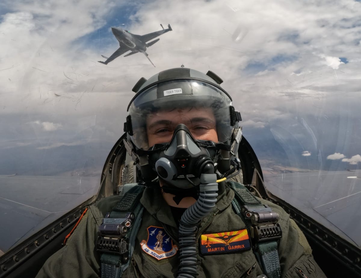 Tonton Martin Garrix Tarik 9Gs Dalam Jet Tempur F-16 – EDM.com