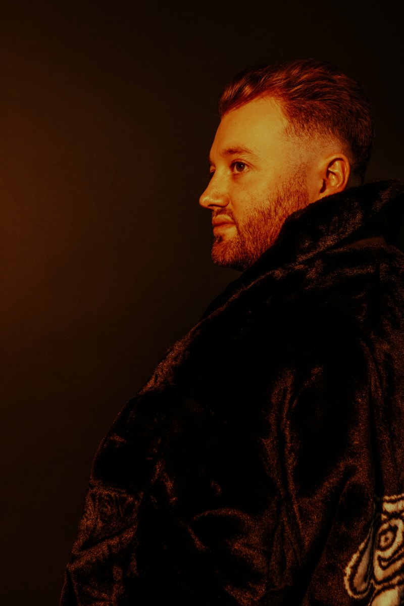 Joshwa Membuat Debut Riuh Pada Kreasi Panas Dengan "Bass Go Boom" EP