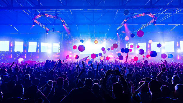Lights All Night crowd shot with balloons.