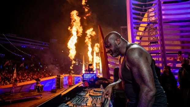 Shaq DJ'd An Apres Ski Party In Aspen - PAPER Magazine