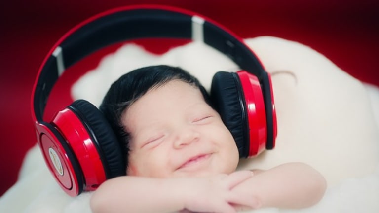 Hear the Number One Song From the Day You Were Born