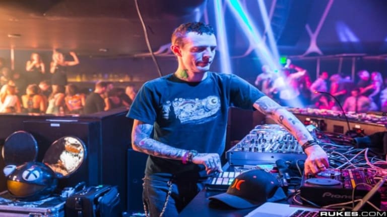 Watch Deadmau5 End His FIrst Testpilot Set In NYC By Trolling Avicii
