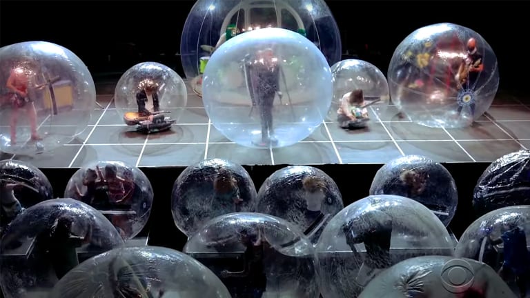 Watch The Flaming Lips Perform to an Audience in Giant Bubbles