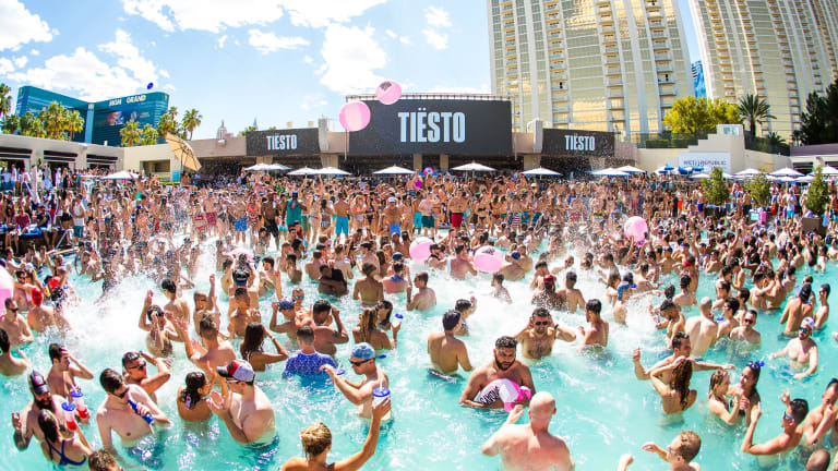 Wet Republic announces opening date and initial 2018 pool party schedule –  Electronic Vegas