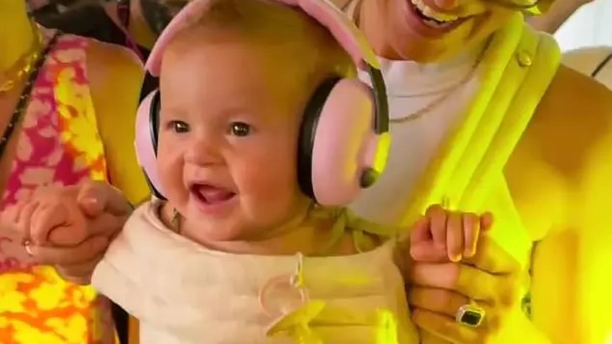 Baby's first rave !!! 🥺🥺🥺 Tb to Fisher's goddaughter having the be