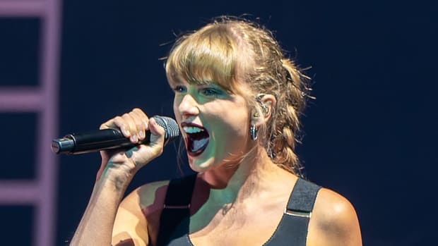 A TikToker's Taylor Swift Vinyl Played 'Creepy' Electronic Music