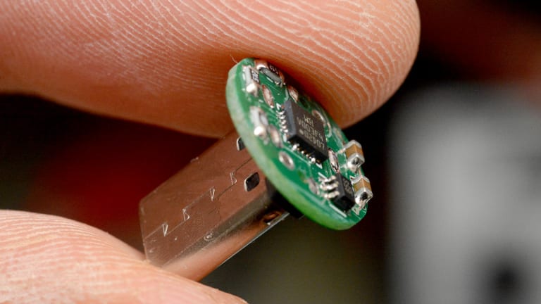 An Engineer Has Created the World s Smallest MIDI Synthesizer