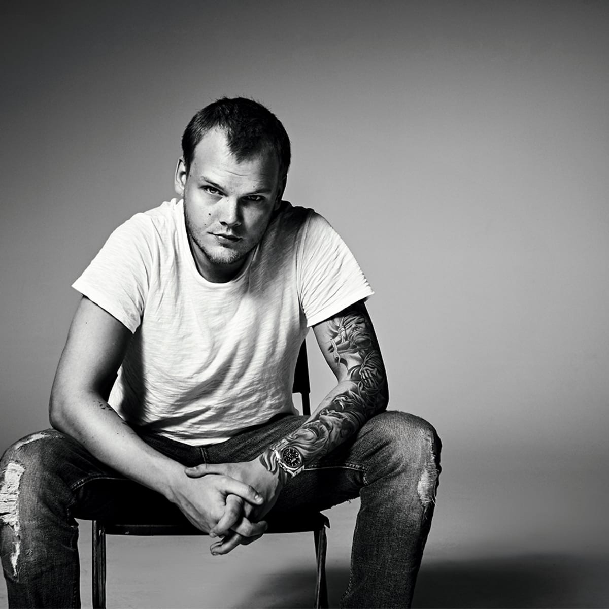 Avicii – Hold The Line Lyrics