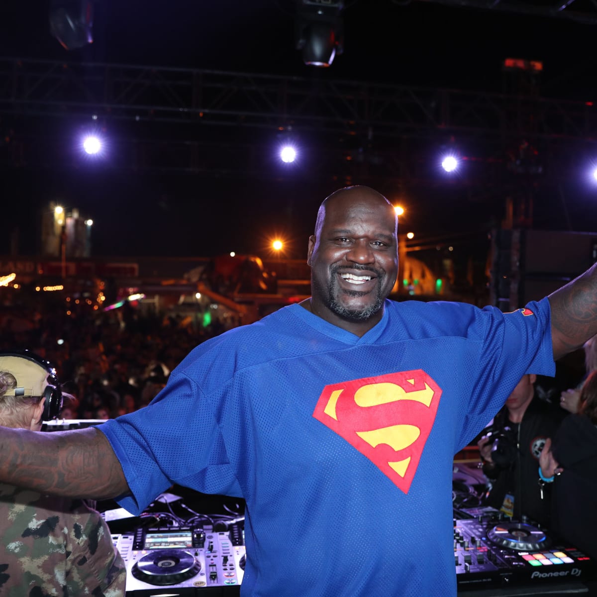 Shaq DJ'd An Apres Ski Party In Aspen - PAPER Magazine