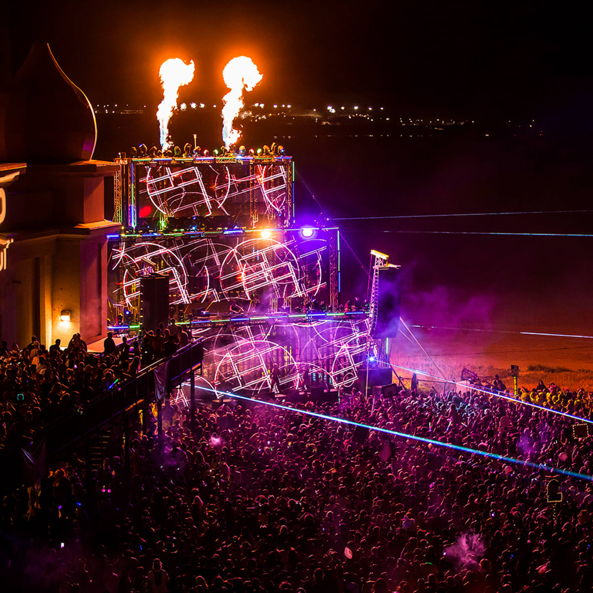 Breaking: Das Energi Stage Suddenly Collapses & Strikes One Attendee -   - The Latest Electronic Dance Music News, Reviews & Artists