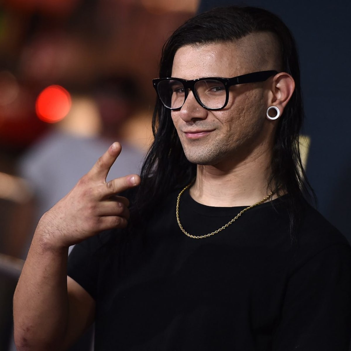 skrillex-jeremy-scott-premiere-2015-ap-billboard-1548-1500x992.jpg