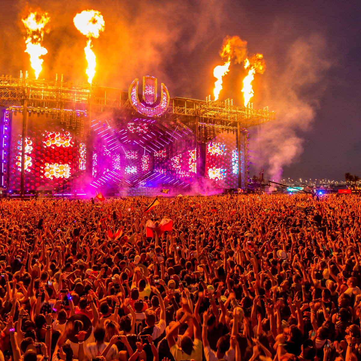 Fire Breaks Out At Ultra Music Festival 2019 Edm Com The