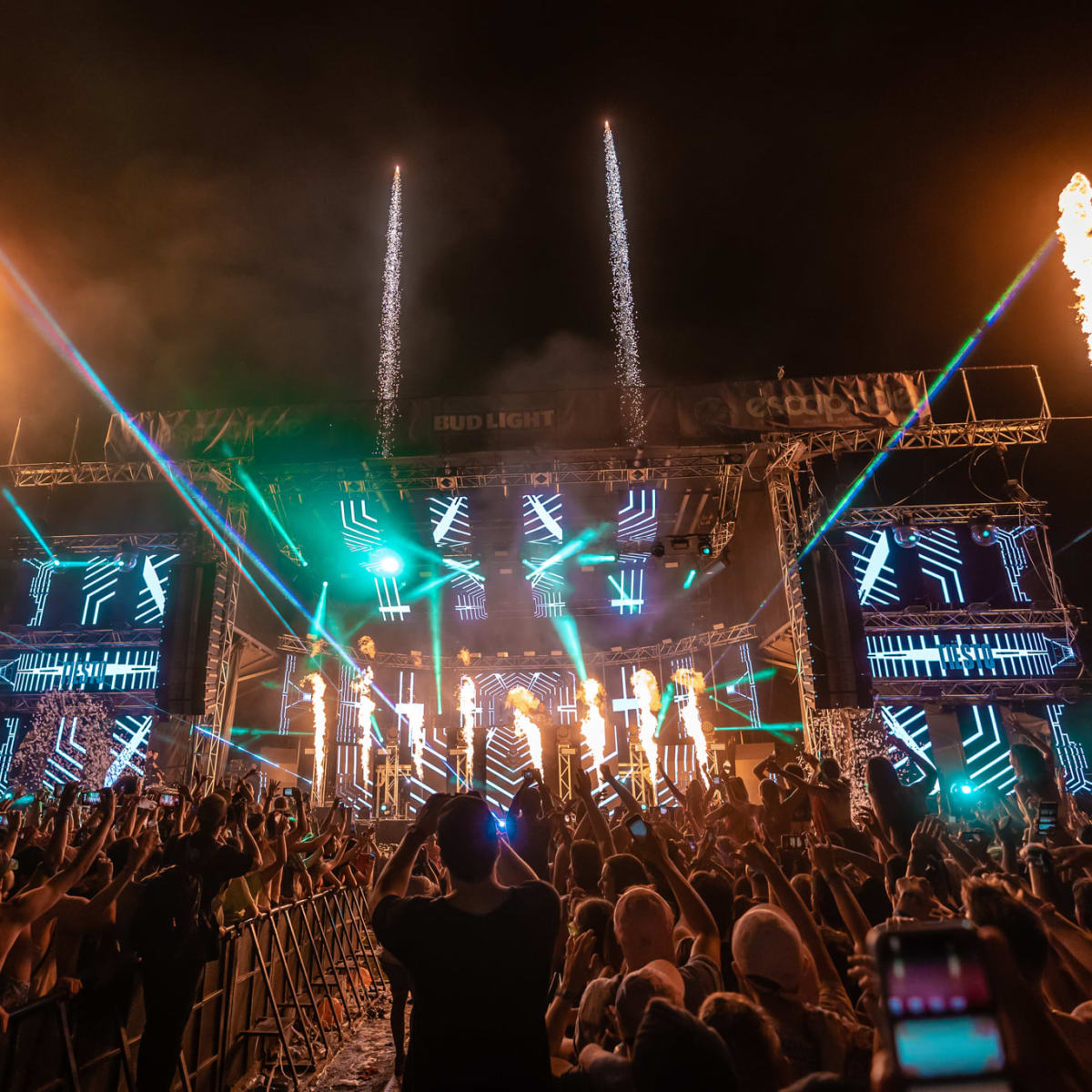 The Chainsmokers, ILLENIUM, More Set to Headline Escapade 2021  -  The Latest Electronic Dance Music News, Reviews & Artists