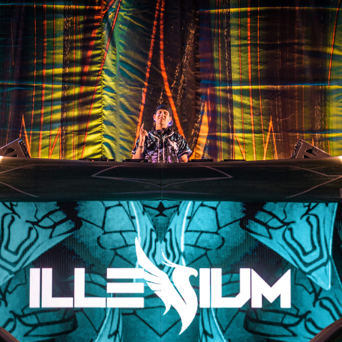 illeniumINTEL on X: Urban Outfitters just leaked the tracklist for the new  ILLENIUM album 👀  / X