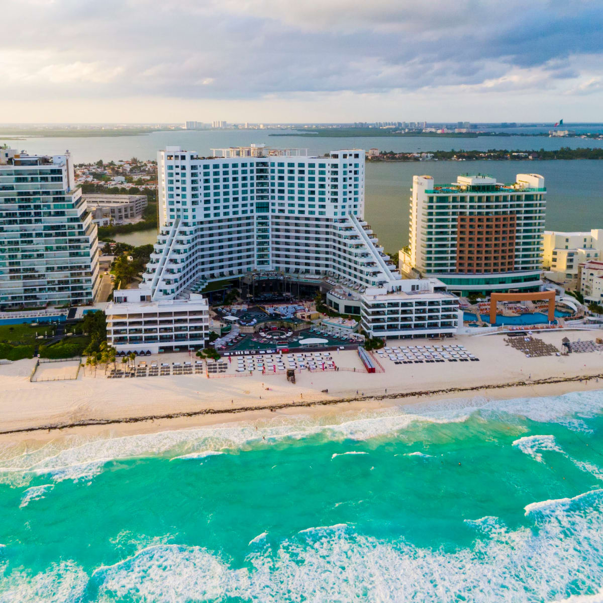 The Ultimate Cancun Spring Break with Tiesto Steve Aoki David