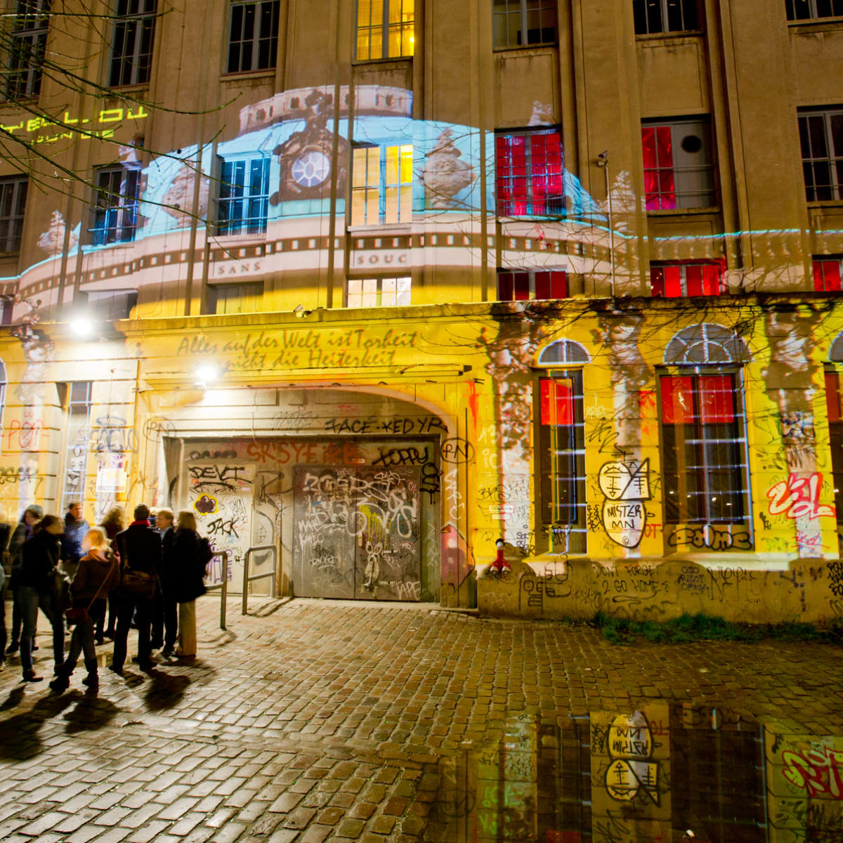新しいコレクション Famed Closure, Despite Berlin Sound New Opens Berghain Club その他