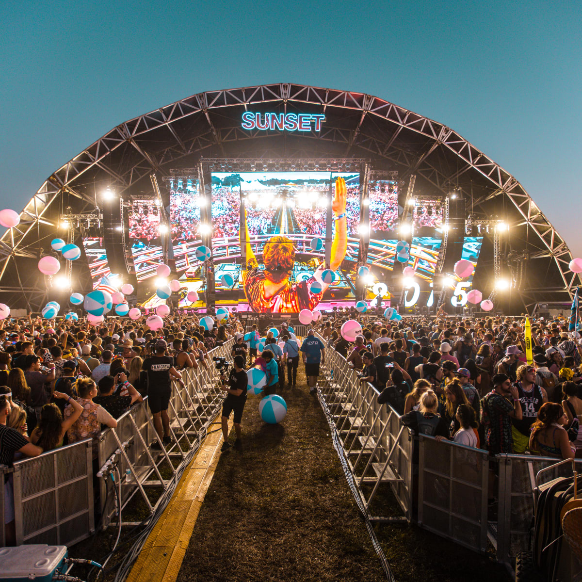 Sunset music store festival