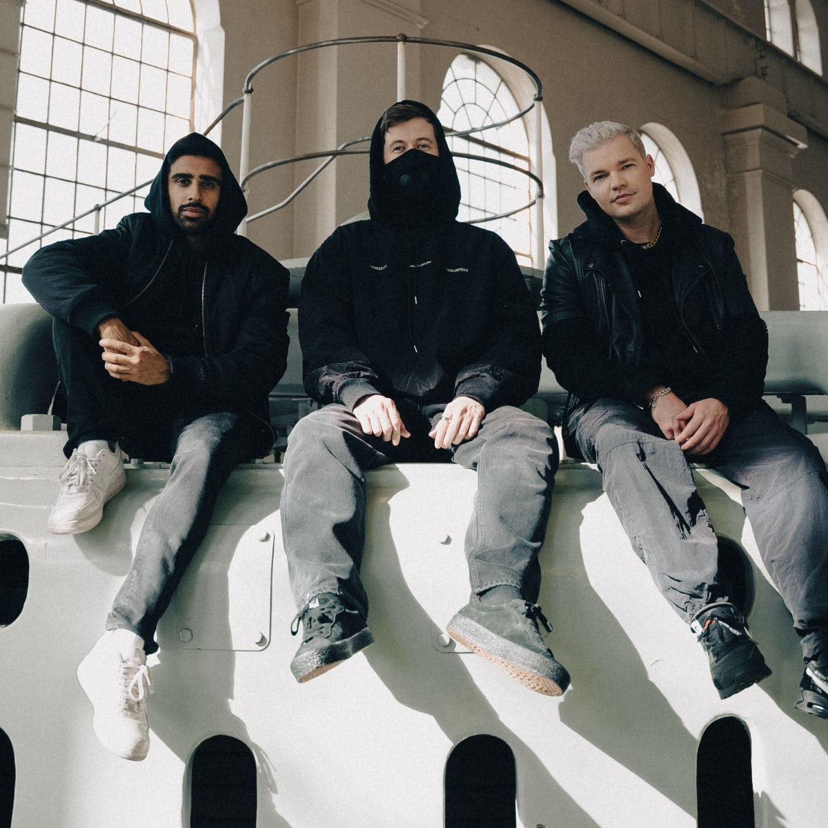 Alan walker deals off white