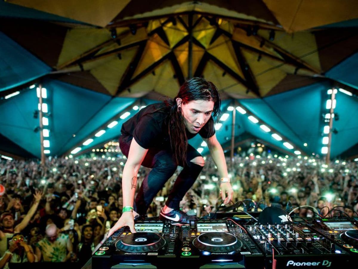 skrillex live stage