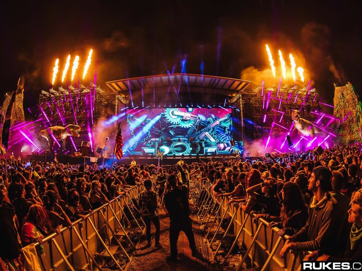 Lost land shop festival