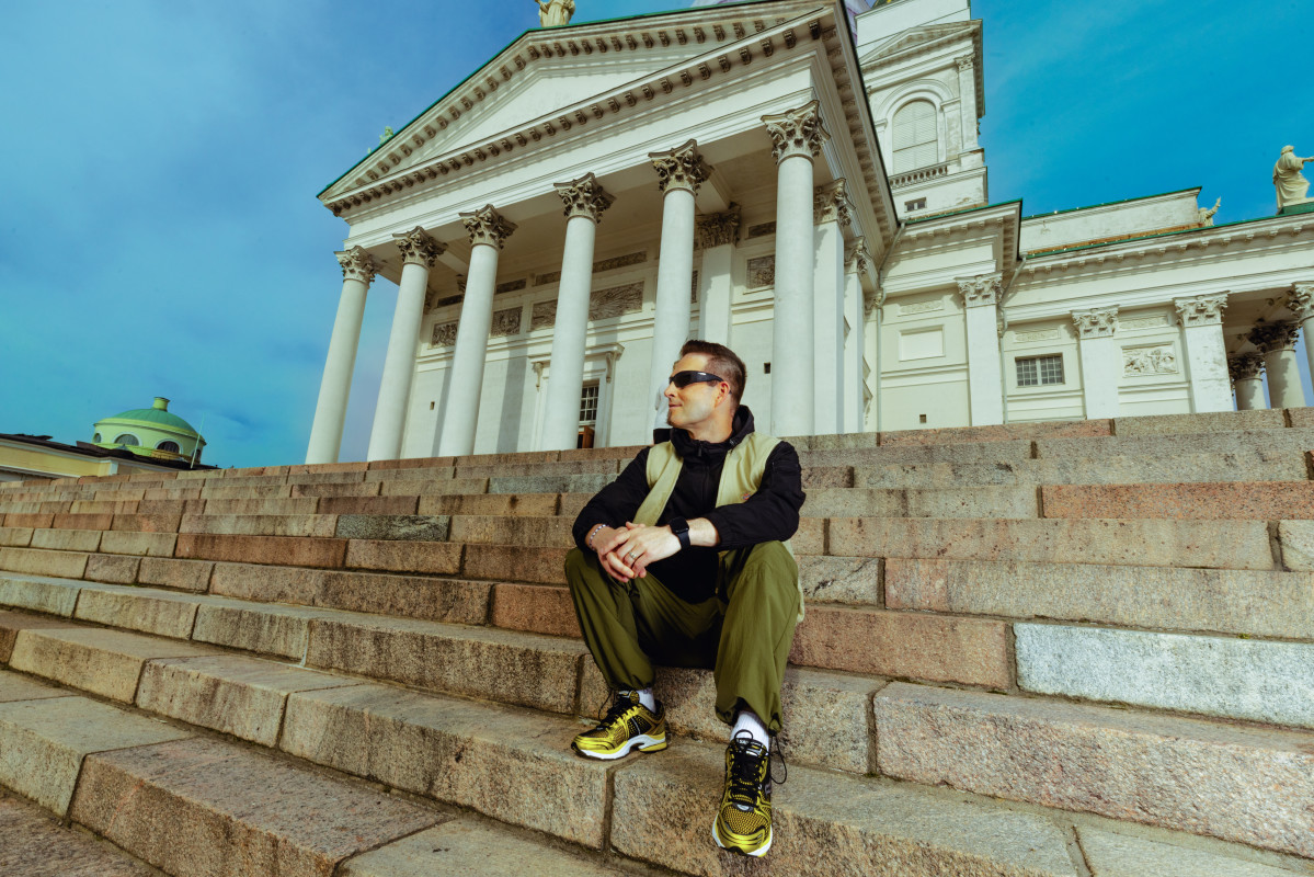 Darude Celebrates 25 Years of "Sandstorm" With 6k Fun-Run Through Music Video Landmarks