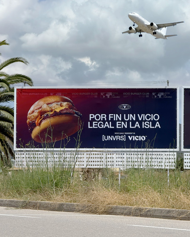 Beats and Burgers: Ibiza's New [UNVRS] Venue Has a "Burger Club" Inside
