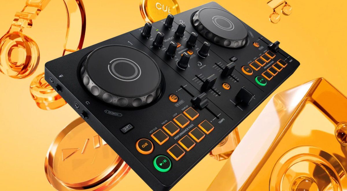Seamless Transitions and Built-In Effects Make the DDJ-FLX2 a Graduation Gift With Staying Power