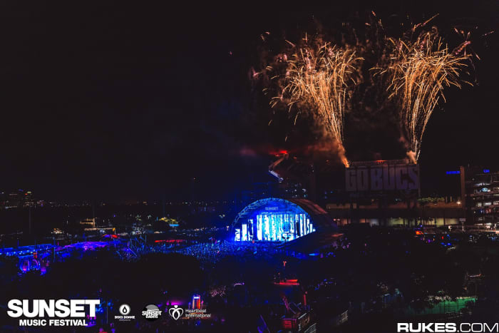 Seven Lions closes out day one with fireworks at SMF 2021.