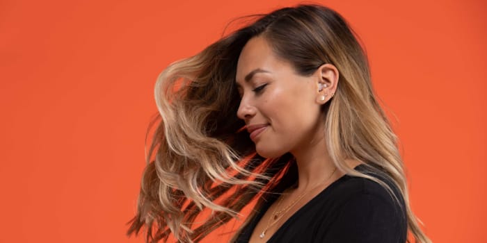 Vibes Hi-Fidelity Earplugs have a discreet design and clear sound tubes, making them virtually invisible.