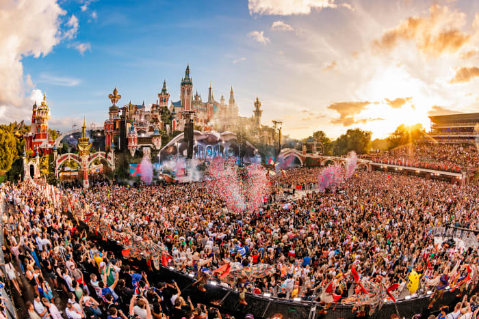 Immerse Yourself In Tomorrowland's Astonishing 2023 Mainstage In ...