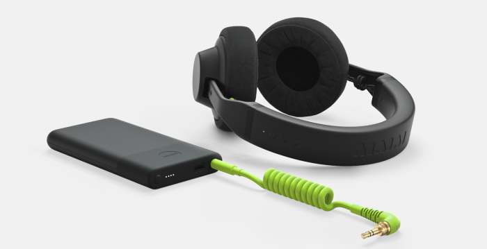 AIAIAI's TMA-2 DJ Wireless headphones and X03 transmitter.