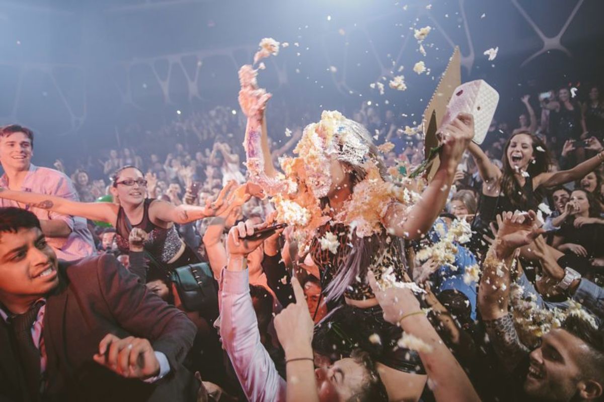 Another Injured Fan Sues Cake-Thrower Steve Aoki