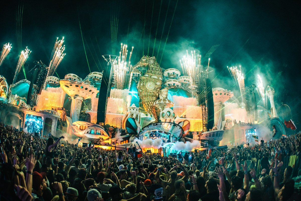 Tomorrowland Day 1: did Hardwell lash out a little to the 
