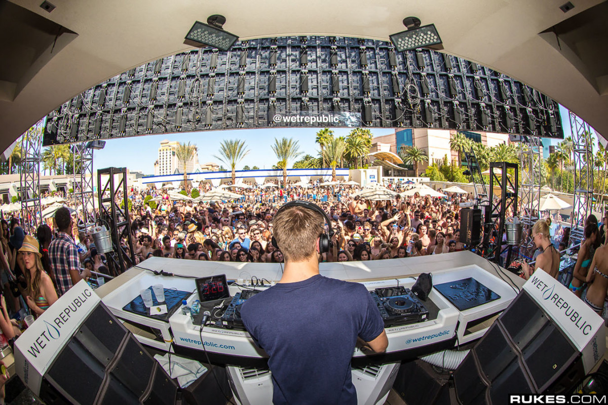 Wet Republic FAQ, Details & Upcoming Events - Las Vegas - Discotech - The  #1 Nightlife App