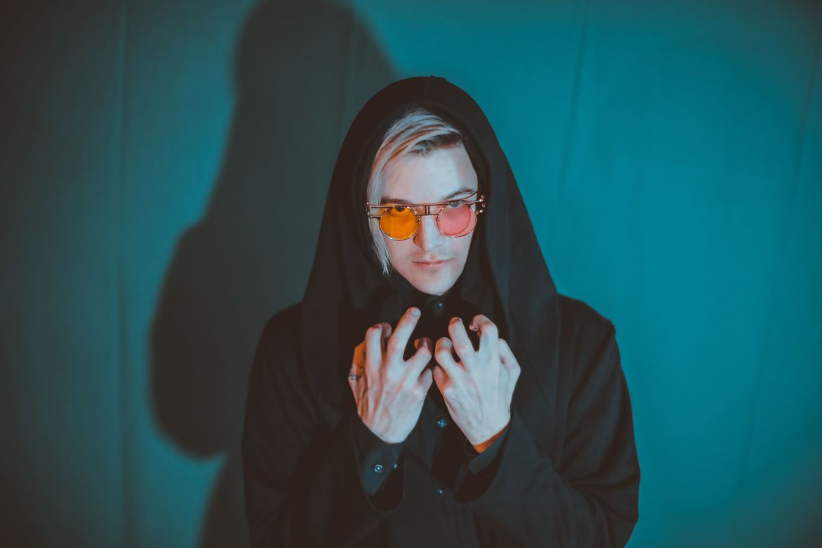 ghastly-and-karra-team-up-for-haunting-new-single-help-edm