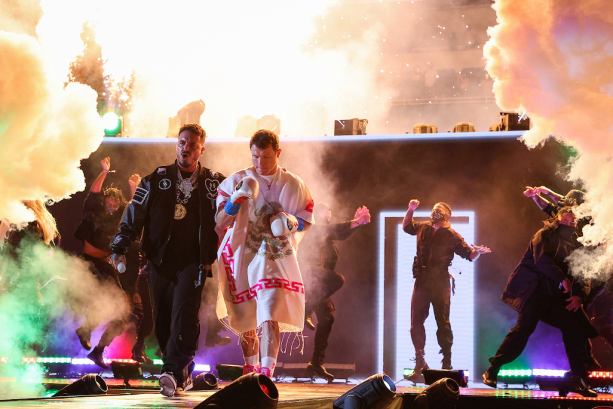 Watch Boxer Canelo Álvarez's Epic Walkout to Henry Fong's "Mi Gente