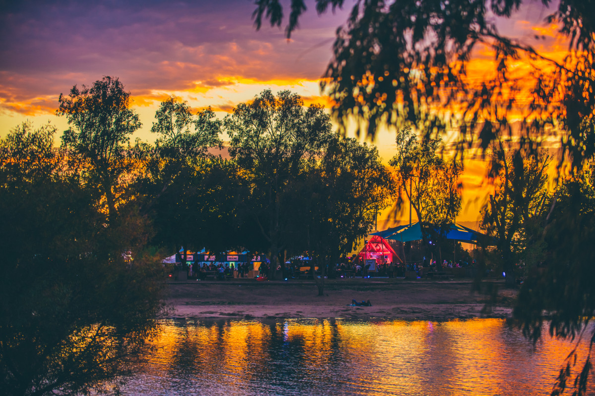 The lake added just the right splash of color at peak hours of the day.