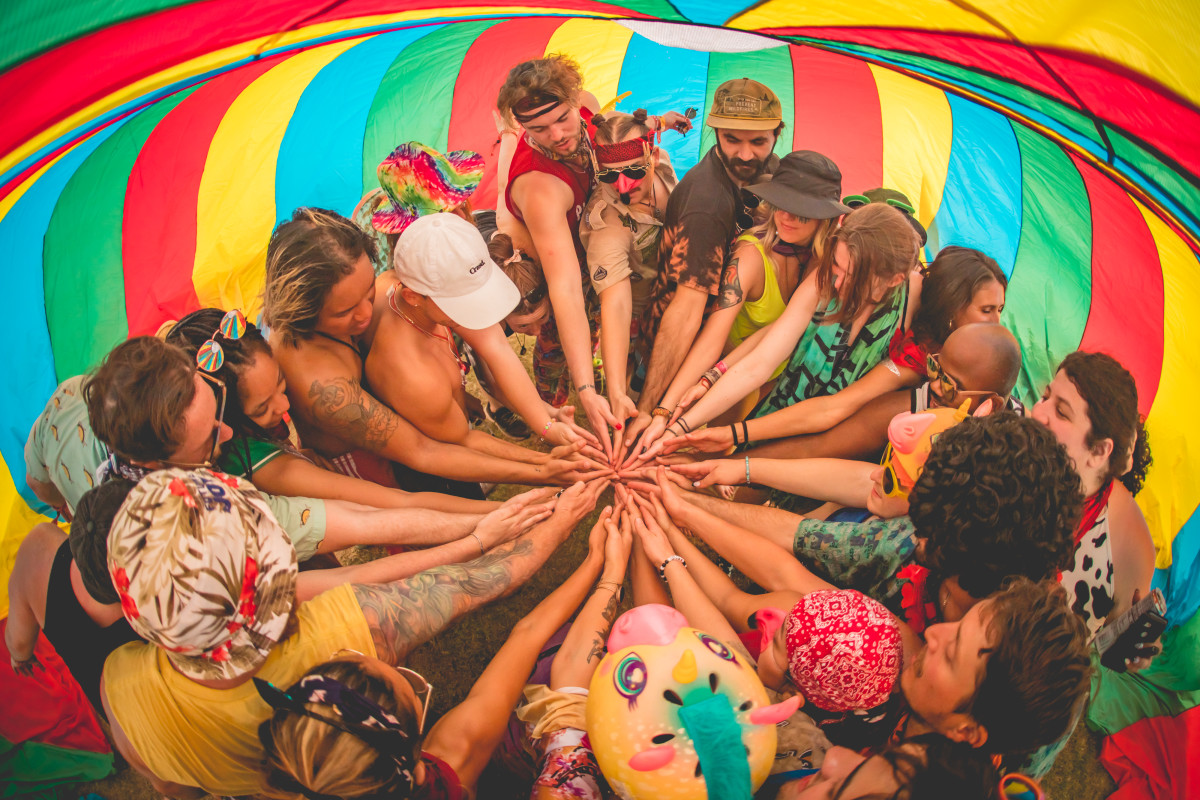 Floatie Races, Firetruck DJ Sets and More: Anything Goes at Dirtybird Campout – EDM.com