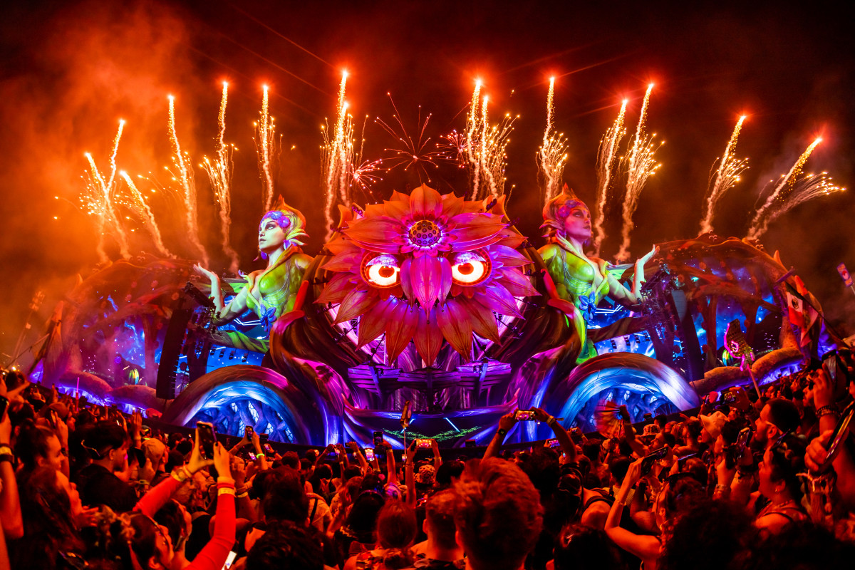 22 Images That Illustrate the Stupefying Sights of EDC Orlando 2022